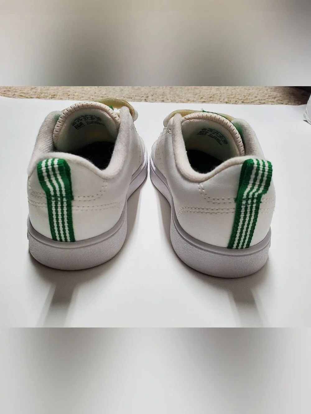 Adidas Neo Comfort Footbed Kids White w/ Green Accents Velcro Strap Sneakers 10K